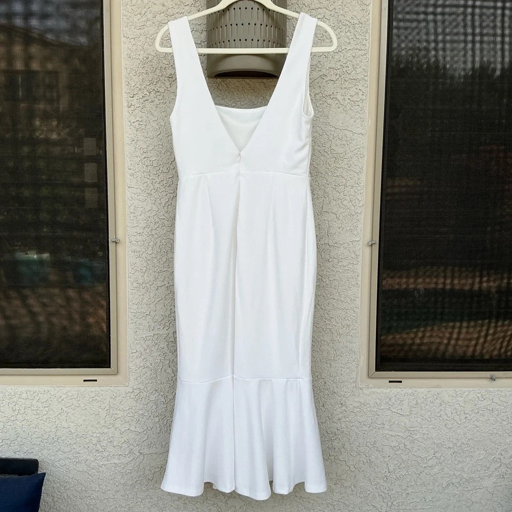 NWOT Lulu’s Moment Maker White Square Neck Trumpet Midi Dress Medium 2018896